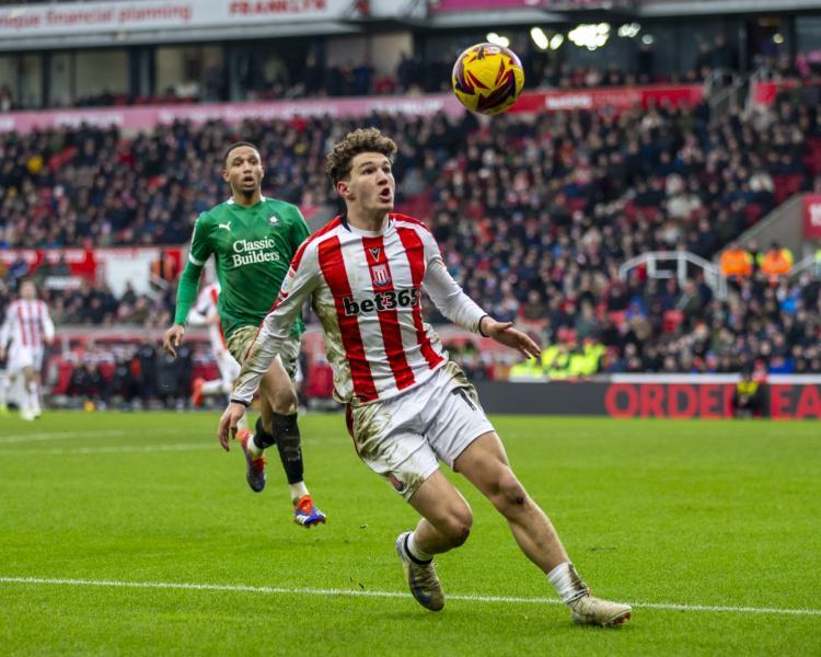 TA：利物浦19岁小将库马斯租借英冠伯明翰，无买断条款